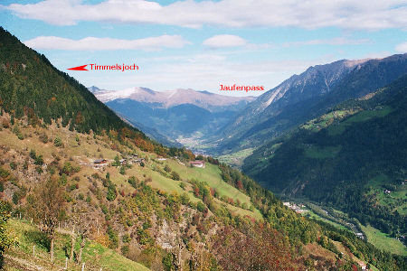 Wanderung 129 Vernuer: Ausblick von Vernuer ins Passeiertal und Richtung Jaufenpass