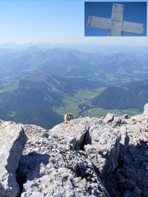 Wanderung Loferer Steinberge: Ausblick am Gipfel des Mitterhorn und Gipfelkreuz