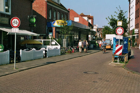 Langeoog Inselwanderung: Hauptstraße nach dem Rathaus