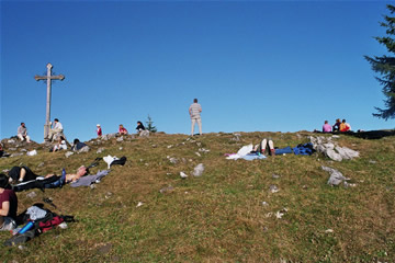 Wanderung 121 Seebergkopf: Gipfelrast auf der sonnigen Südseite