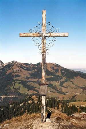 Wanderung 123 Kleiner Traithen: Gipfelkreuz