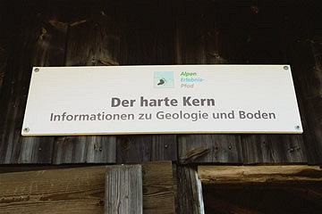 Wanderung 118 Rauschberg: Schild vor der Geologiehütte