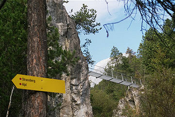 Wanderung 120 Strassberghaus: Hängebrücke
