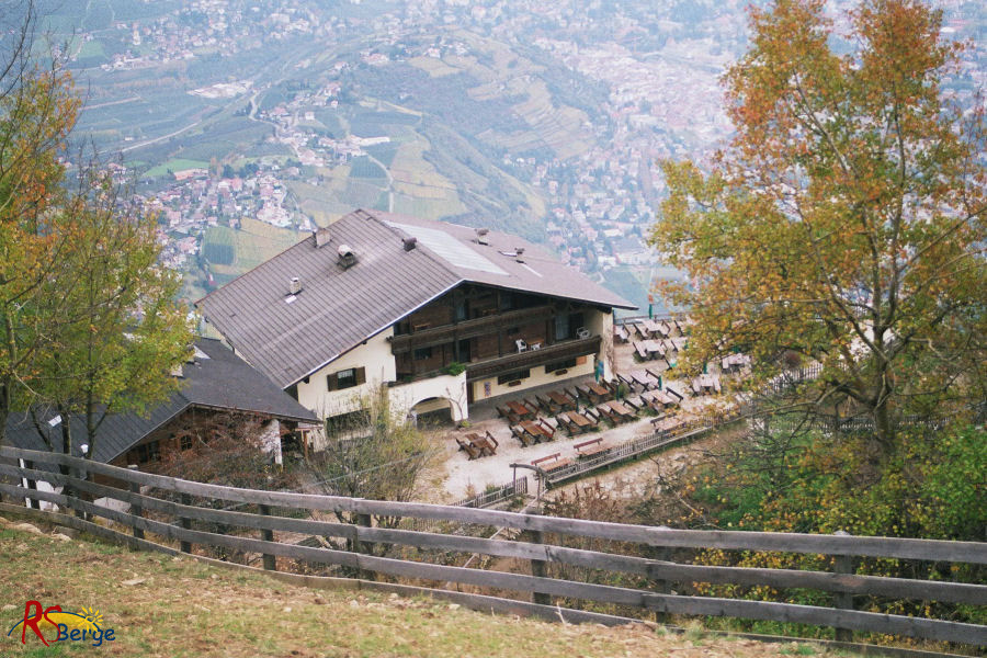 Wanderung 130 Steinegg Hochmut: Gasthaus neben Bergstation