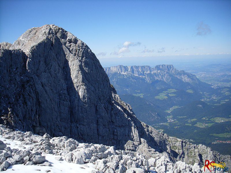 Wanderung Hoher Göll: Göllmassiv mit Untersberg im Hintergrund