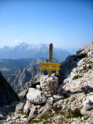 Wanderung Reiter Alpe Reiter Alm in den Berchtesgadener Alpen: Wegweiser zum Stadelhorn 