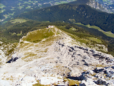 Wanderung Watzmann in den Berchtesgadener Alpen: Rückblick zum Watzmannhaus