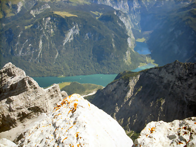 Wanderung Watzmann in den Berchtesgadener Alpen: Blick zum Königssee und Bartholomä 